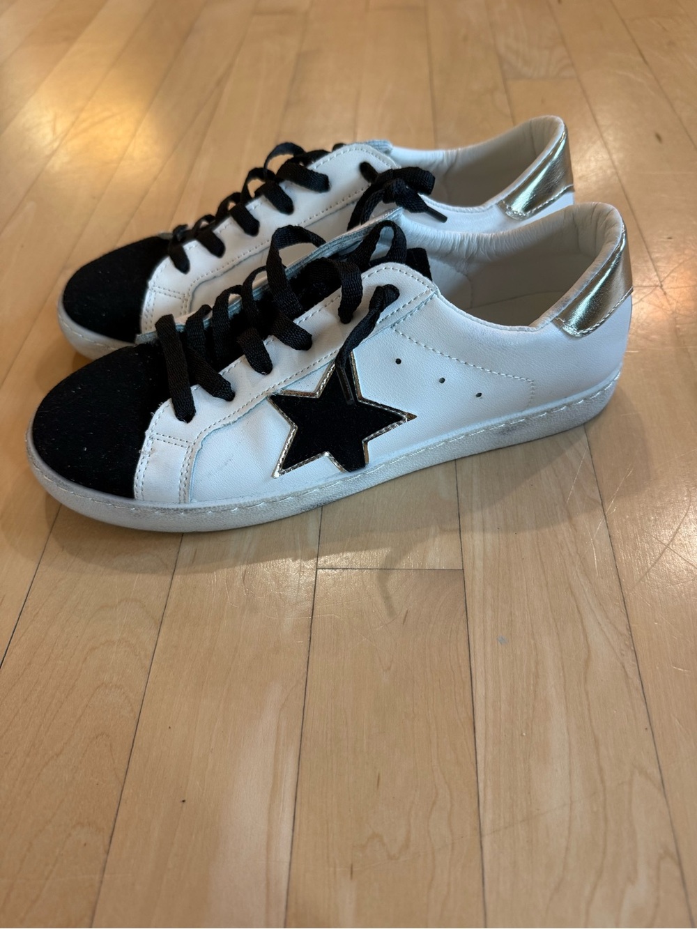 Vintage Havana Women’s Sneakers with Black Star, Black Toe & Gold Heel